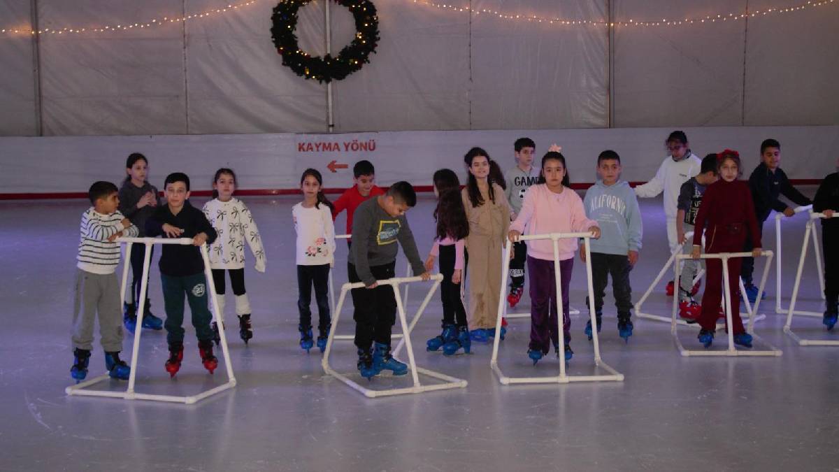 Öğrenciler buz pistinde buluştu