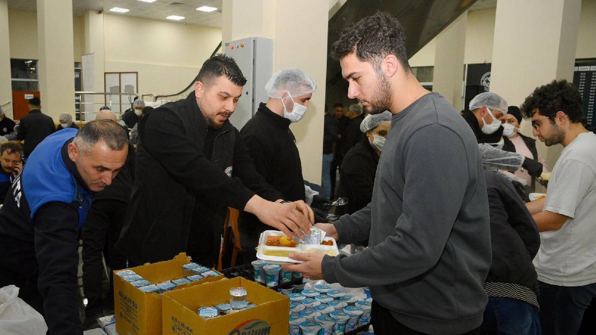 Giresun Belediyesinin iftar sofrasında birlik ve beraberlik atmosferi yaşandı