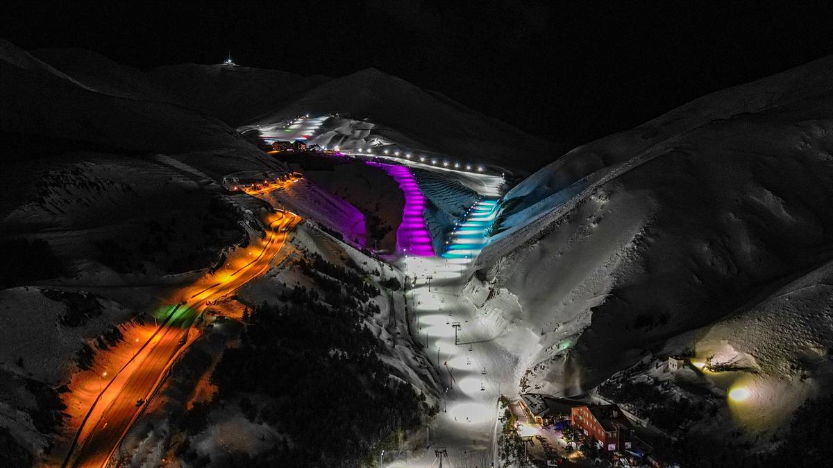 Gece kayak zevki doruklara çıkıyor: Palandöken’de yeniliğe yoğun ilgi!