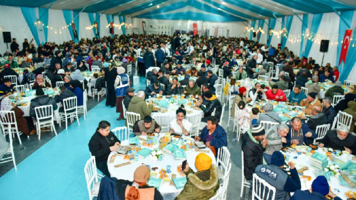 Başkan Vekili Can Aksoy ilk iftarını şehit ailesiyle açtı