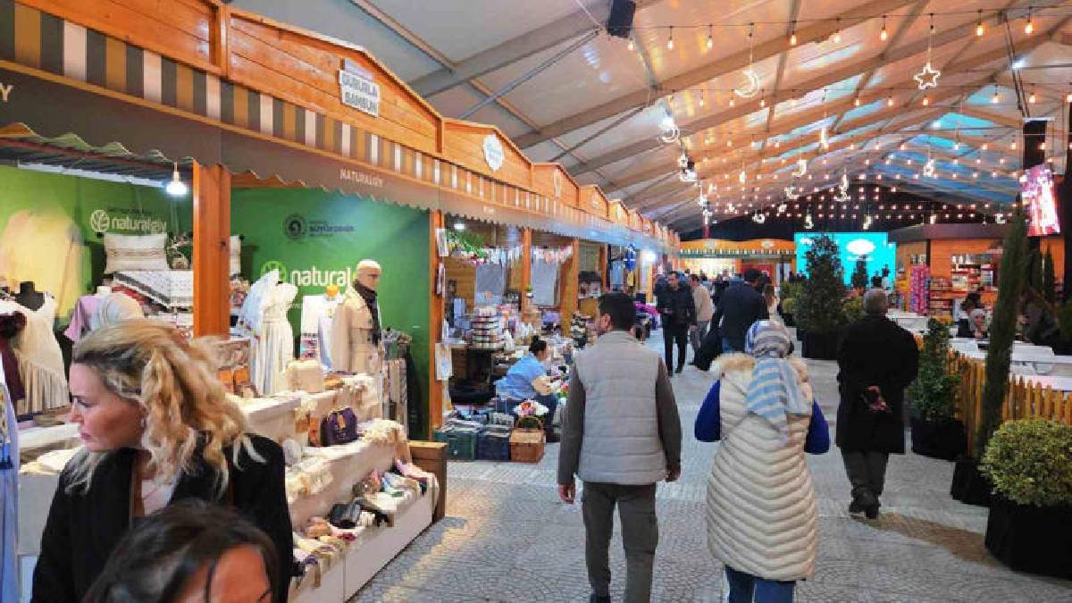 Sadece büyükler değil küçükler de bayılıyor: ‘Ramazan Sokağı’ coşkuyu artırıyor!