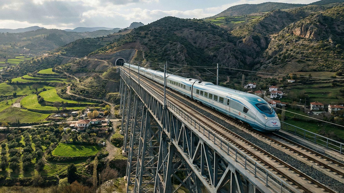 'Ankara-İzmir YHT hattı Manisa'dan geçmeyecek' iddiası yanıt buldu