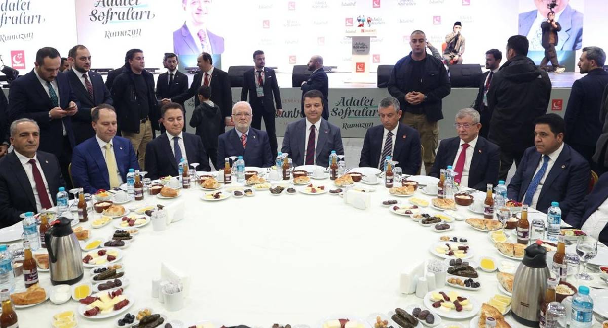 Liderler Saadet Partisi'nin iftarında buluştu: Kutuplaşma değil, kucaklaşma