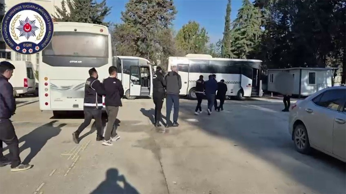 Gümrükte rüşvet tarifesi ortaya çıktı: Çok sayıda memura gözaltı