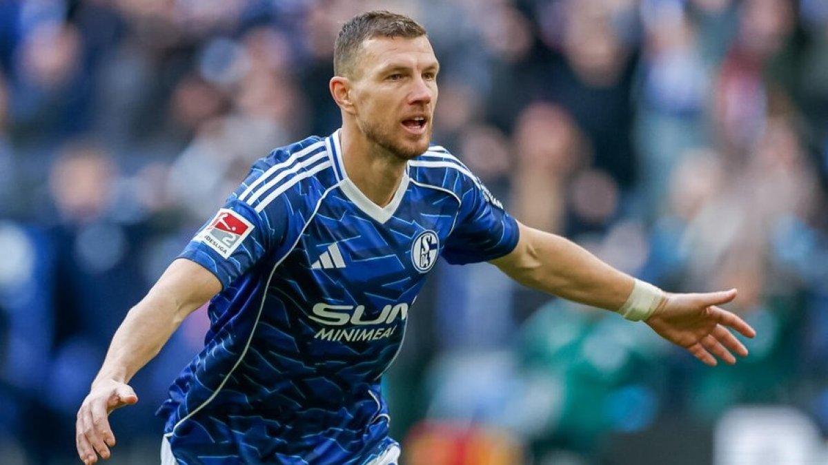 Almanya'da Edin Dzeko fırtınası: Küllerinden doğdu