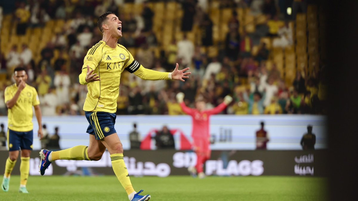 41 yaşındaki Ronaldo durmak bilmiyor: Portekizli yıldız adım adım 1000 gole gidiyor