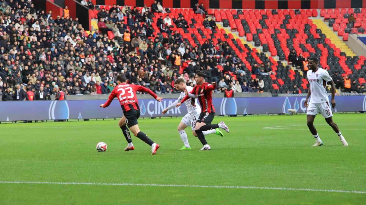 CANLI ANLATIM: Trabzonspor, Gaziantep FK deplasmanında