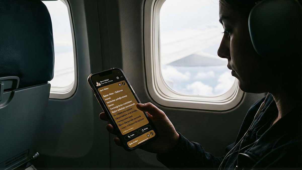 Premium aboneler internet olmadan da şarkı sözlerini çevirebilecek