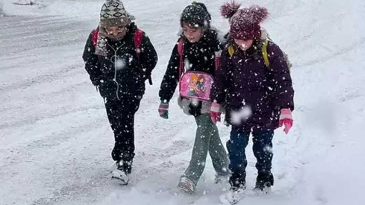 Erzurum beyaza büründü: 3 ilçede tatil kararı çıktı