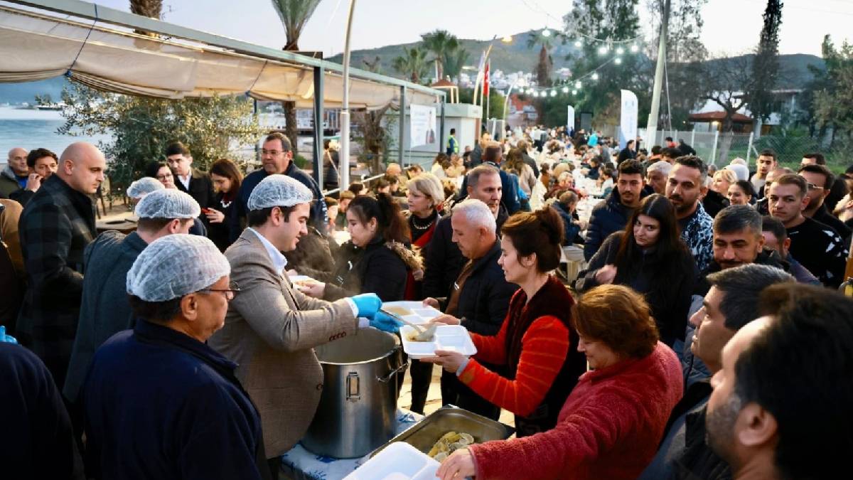 Belediyenin geleneksel iftar programları başladı