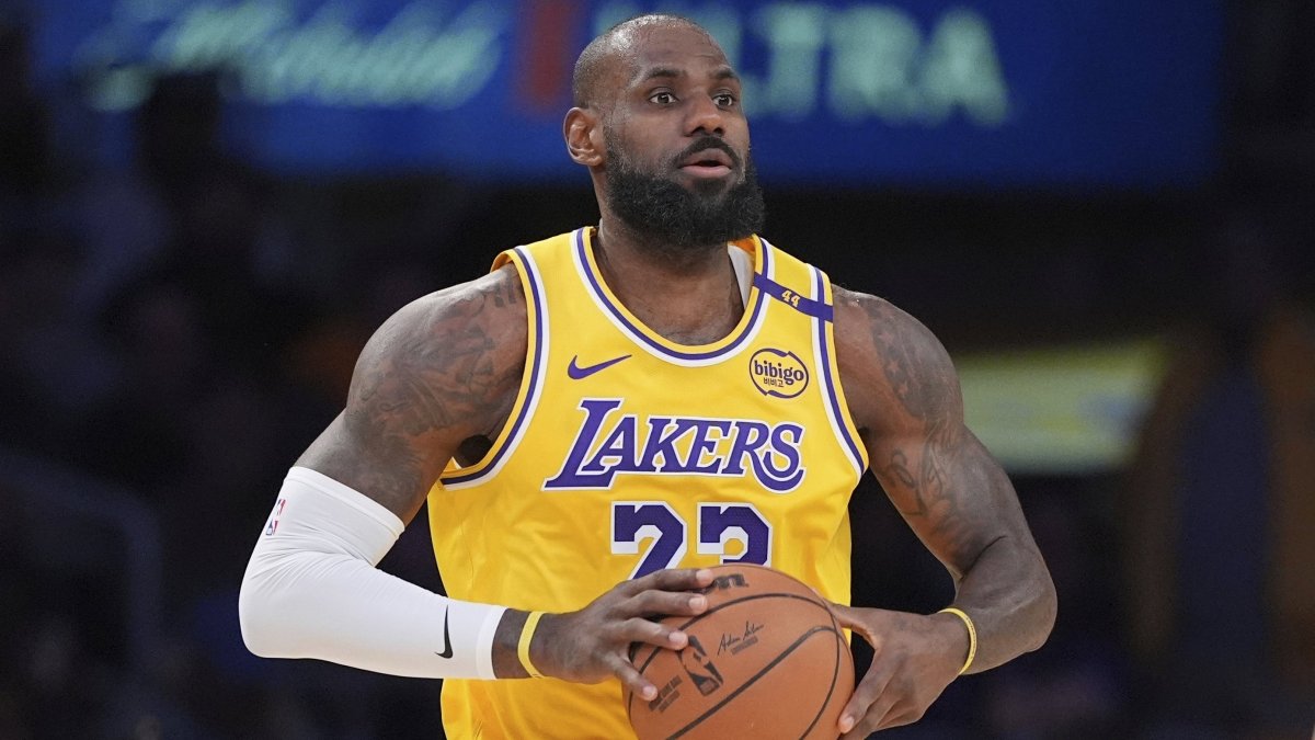 LeBron James NBA tarihine geçti: Bir ilki başardı