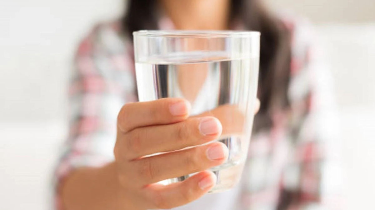 Bardak bardak tüketiyoruz ama yanlış! Ramazan’da doğru su içmenin püf noktaları