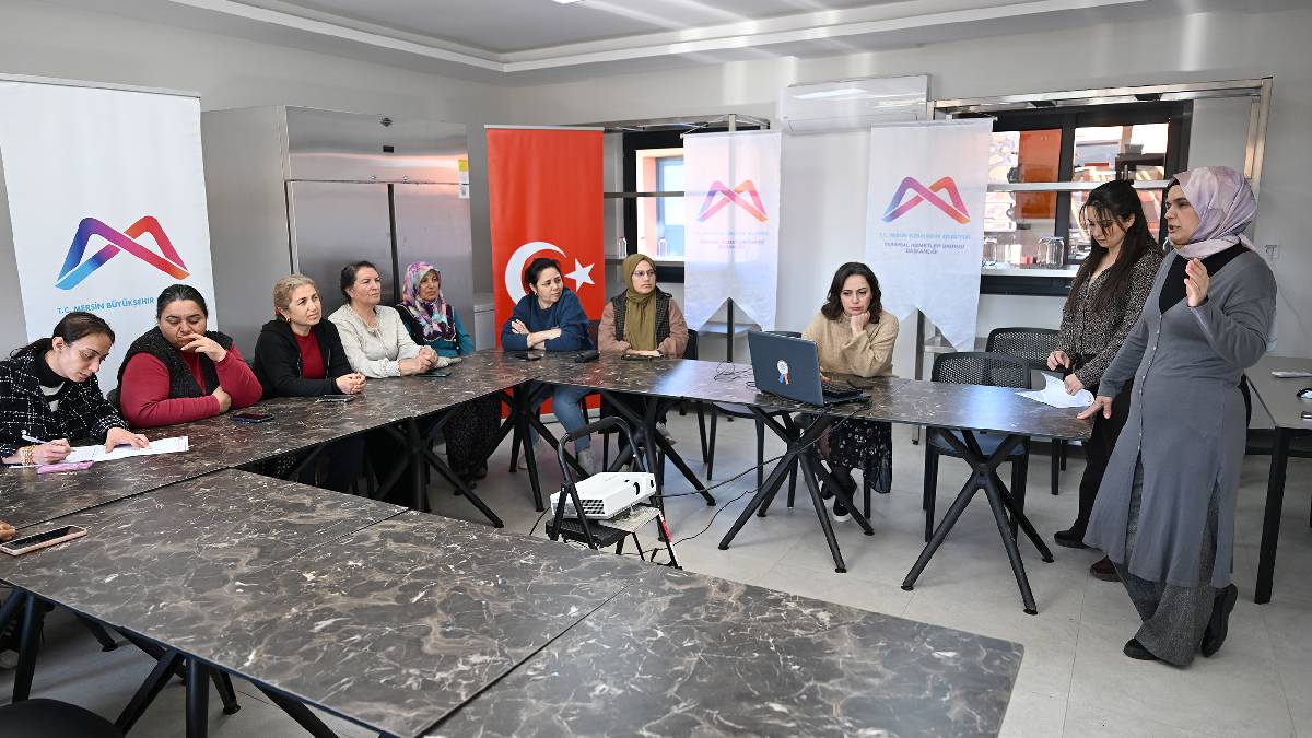 ‘Hamzabeyli Köyümüz Atölye’ eğitimlerle başladı: Kadınların evde başlayan üretimi bu atölyede yerel ürünlere değer katacak
