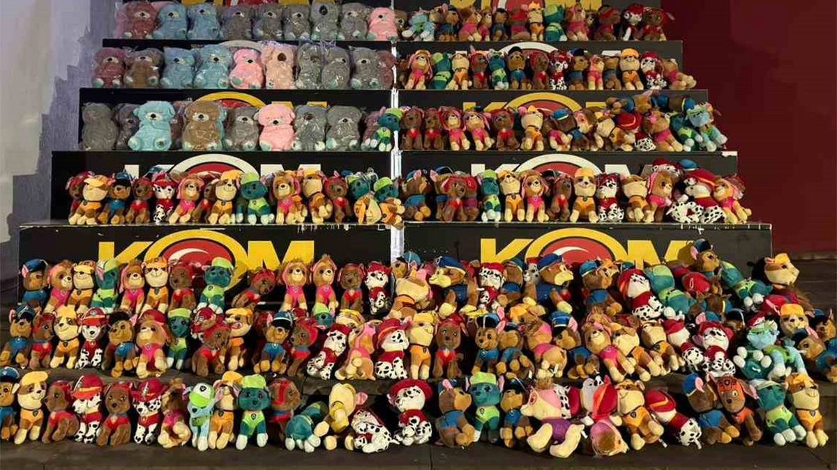 Adana'da kaçak oyuncak operasyonu: Binlerce pelüşe el konuldu