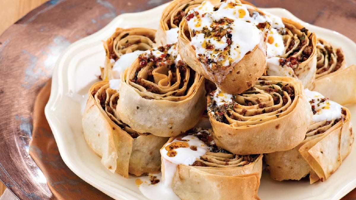 Akşam yemeğiniz saray mutfağından geliyor: Kıymalı saray sarması tarifi