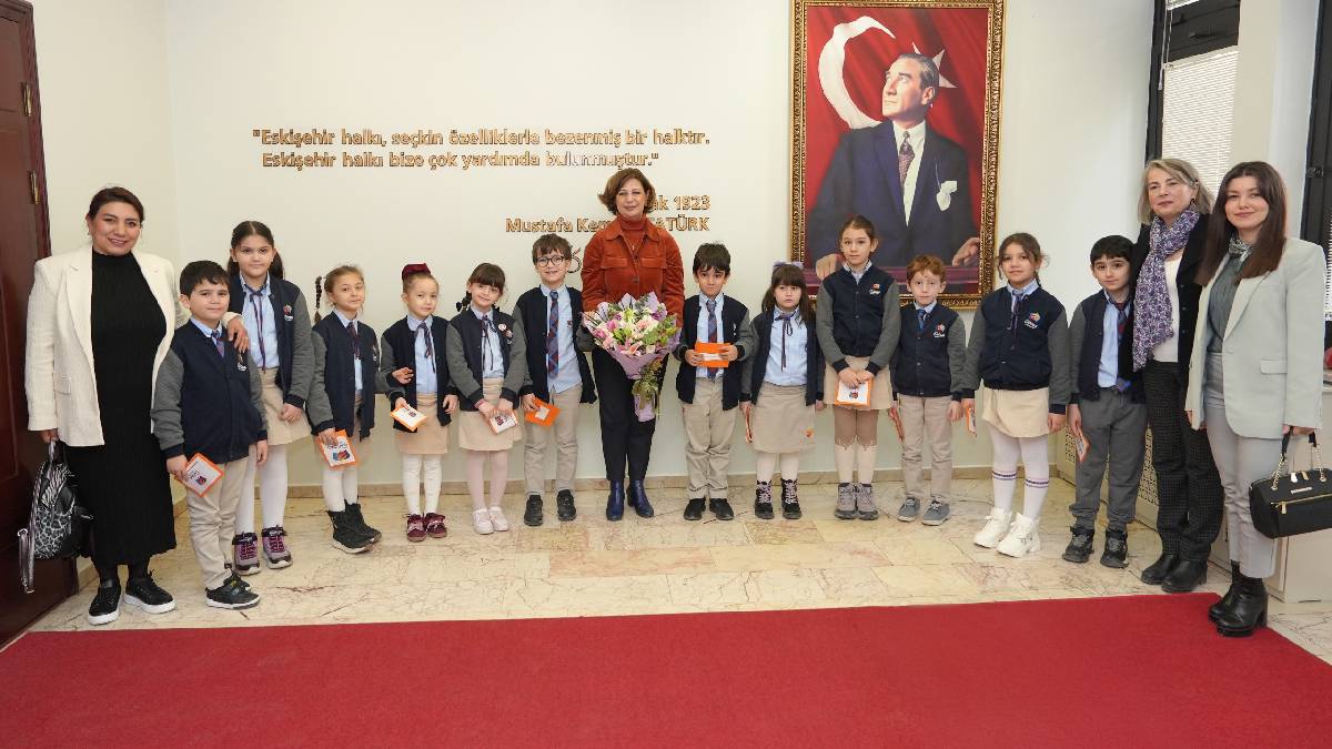 Minik öğrencilerden Başkan Ünlüce’ye anlamlı ziyaret