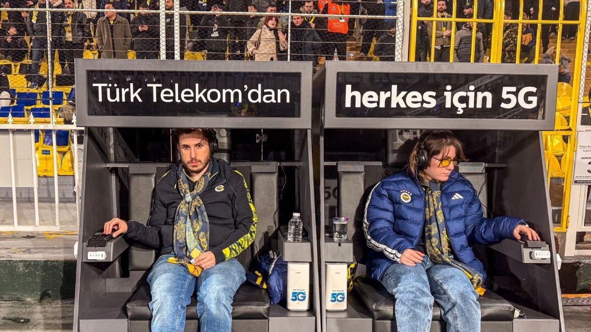Stadyumlarda yeni dönem: Türk Telekom'dan görme engelliler için 5G destekli "dokunsal tribün"