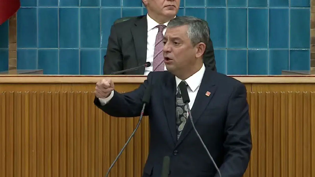 Özel'den 'köprülerin özelleştirileceği' iddiasına tepki: Otobanlardaki tüm gişeleri kıracağız