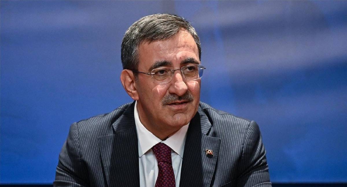 Cevdet Yılmaz, D-8 Genel Sekreteri Mahmud ile görüştü