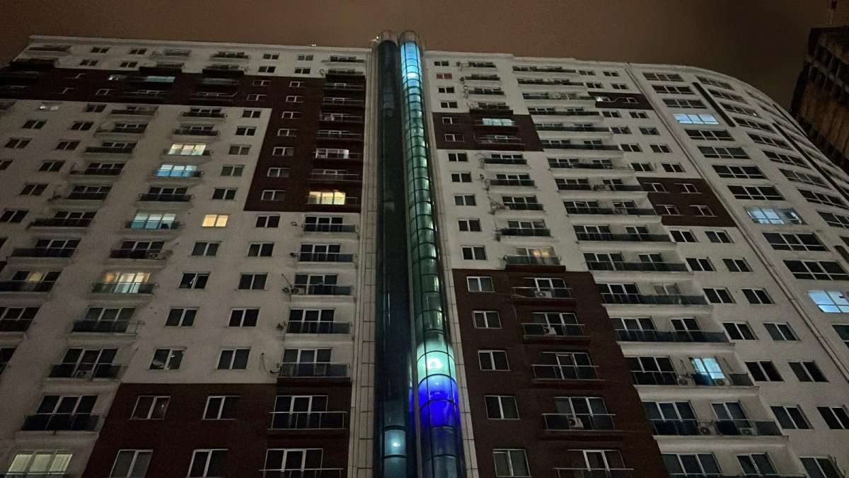 Esenyurt'ta sitede silah sesleri: 2 kişinin cesedi koridorda bulundu