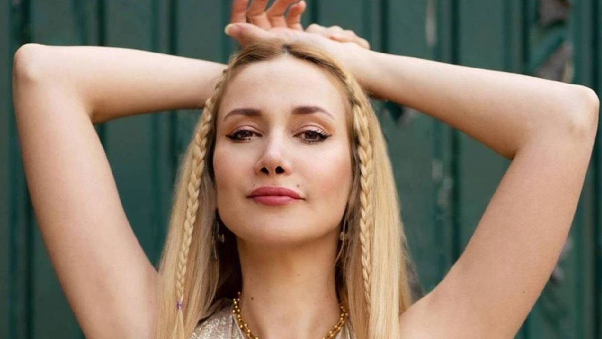 Yıllarca sır gibi saklamış! Ünlü şarkıcı Gökçe, mücadele ettiği hastalığını açıkladı