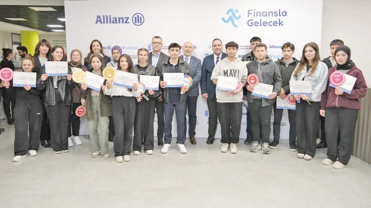 ‘Finansla Gelecek’ seferberliği başladı: ‘Influencer’lar gençlere fazla para harcatıyor