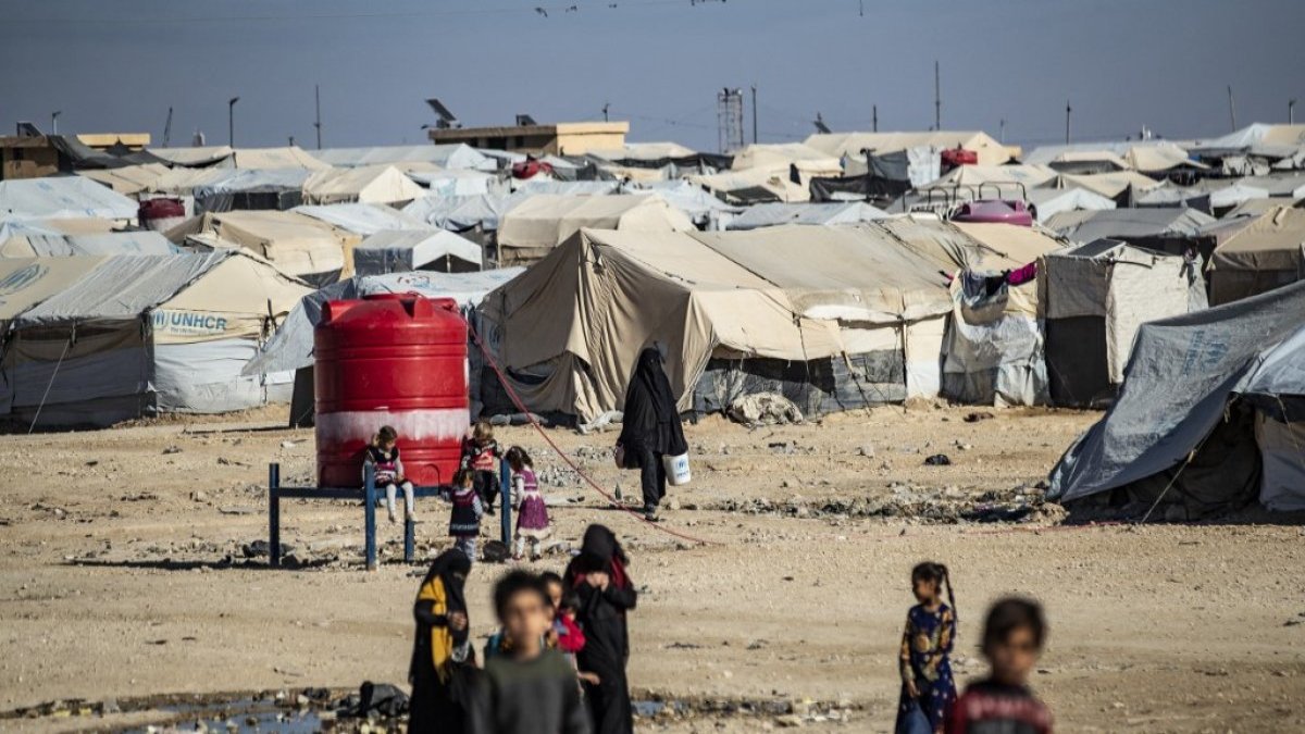 Suriye'de Hol Kampı'nda 1000 isimsiz mezar kimlik tespitini bekliyor