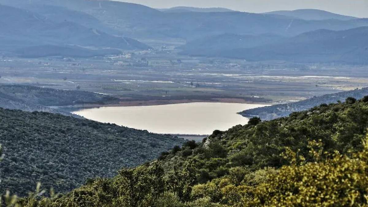 Çeşme ya da Urla değil! Ege’nin ruhunu burada yaşayın: Cam gibi sularla çevrili enfes köy