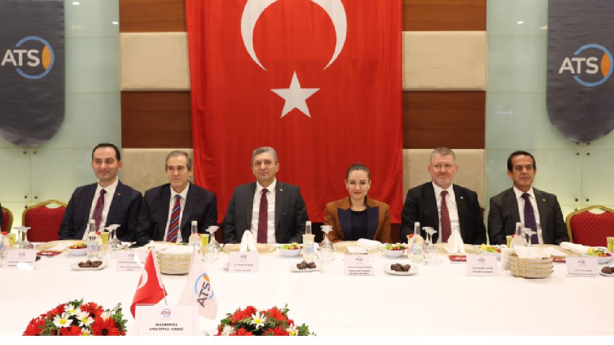 Başkan Vekili Özdemir iş dünyası ile iftarda bir araya geldi