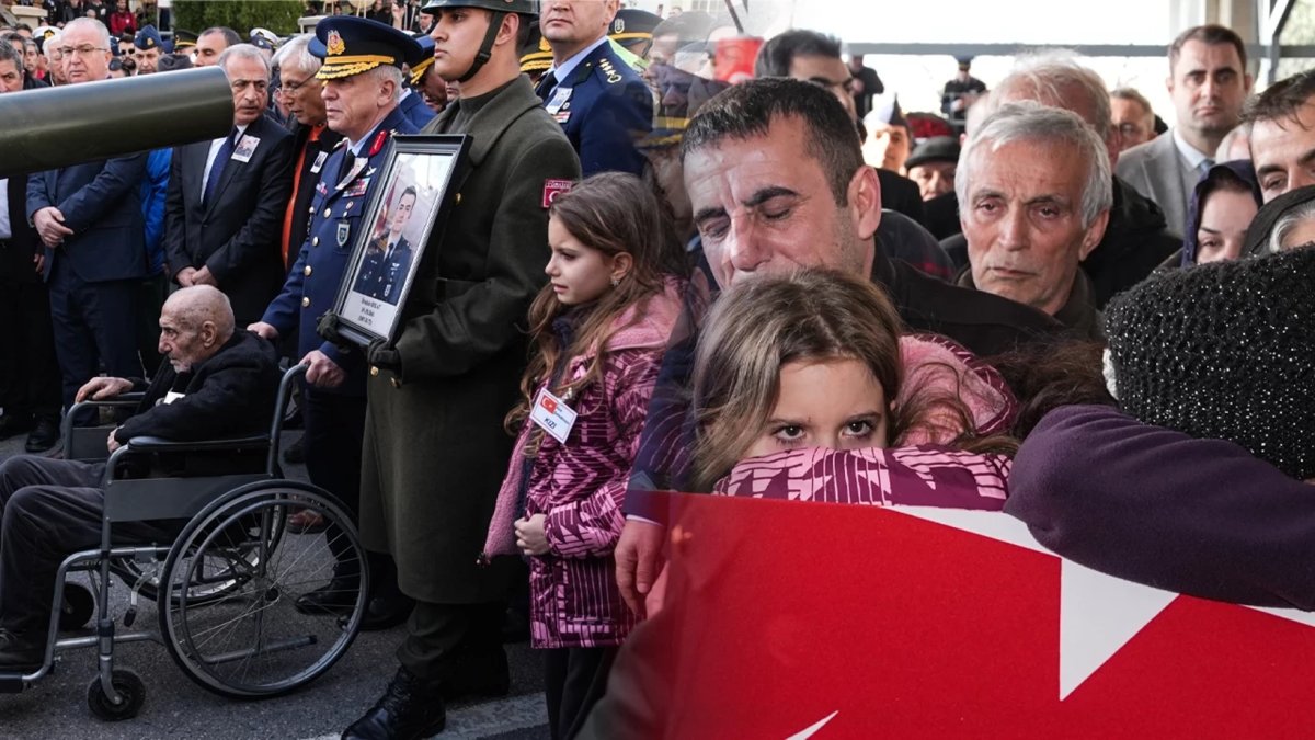 Şehit Pilot Binbaşı İbrahim Bolat İzmir'de son yolculuğuna uğurlandı
