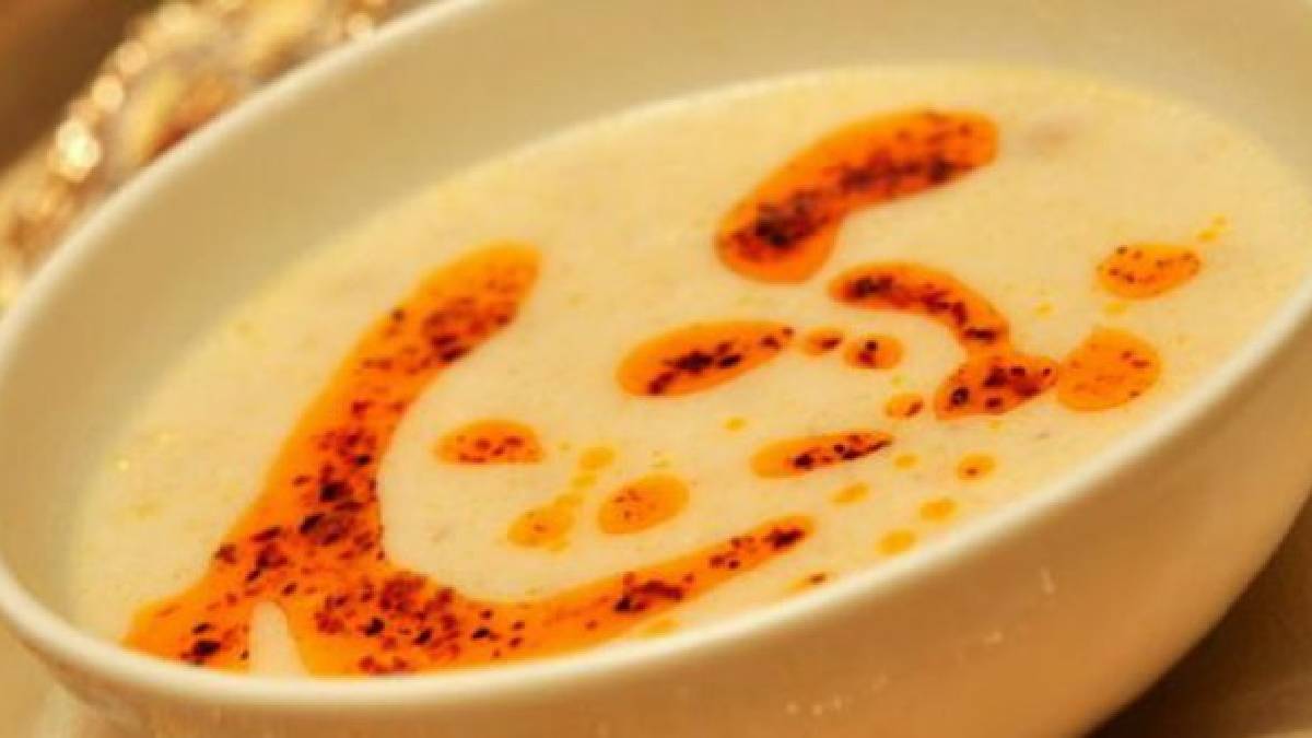 Akşam yemeğine sıcacık bir başlangıç yapın: Enfes un çorbası tarifi