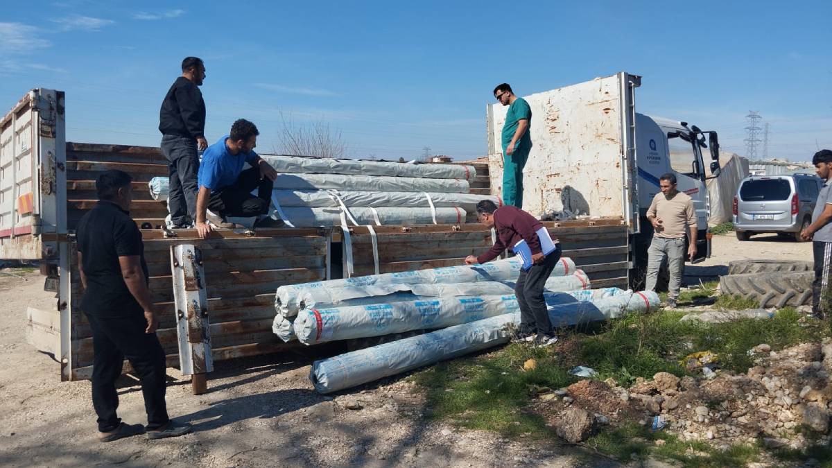 Büyükşehir Belediyesi’nden üreticiye sera naylonu desteği