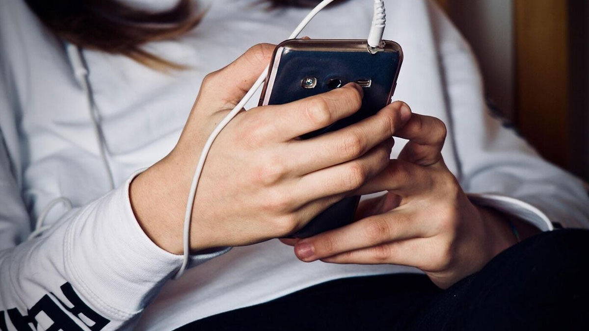 Bir Avrupa ülkesi daha gençlere sosyal medyayı kısıtlıyor