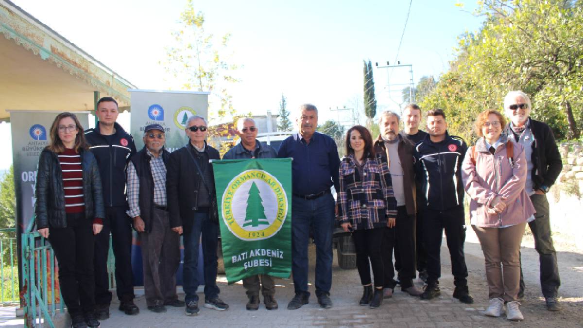Antalya Büyükşehir Belediyesi orman yangınlarıyla mücadelesini sürdürüyor