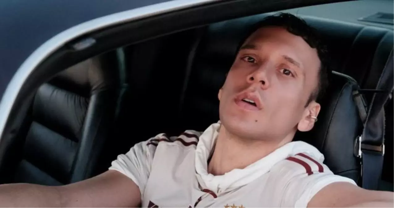 Şarkıcı Edis neden gözaltına alındı? Havalimanında pasaport kontrolüne takıldı