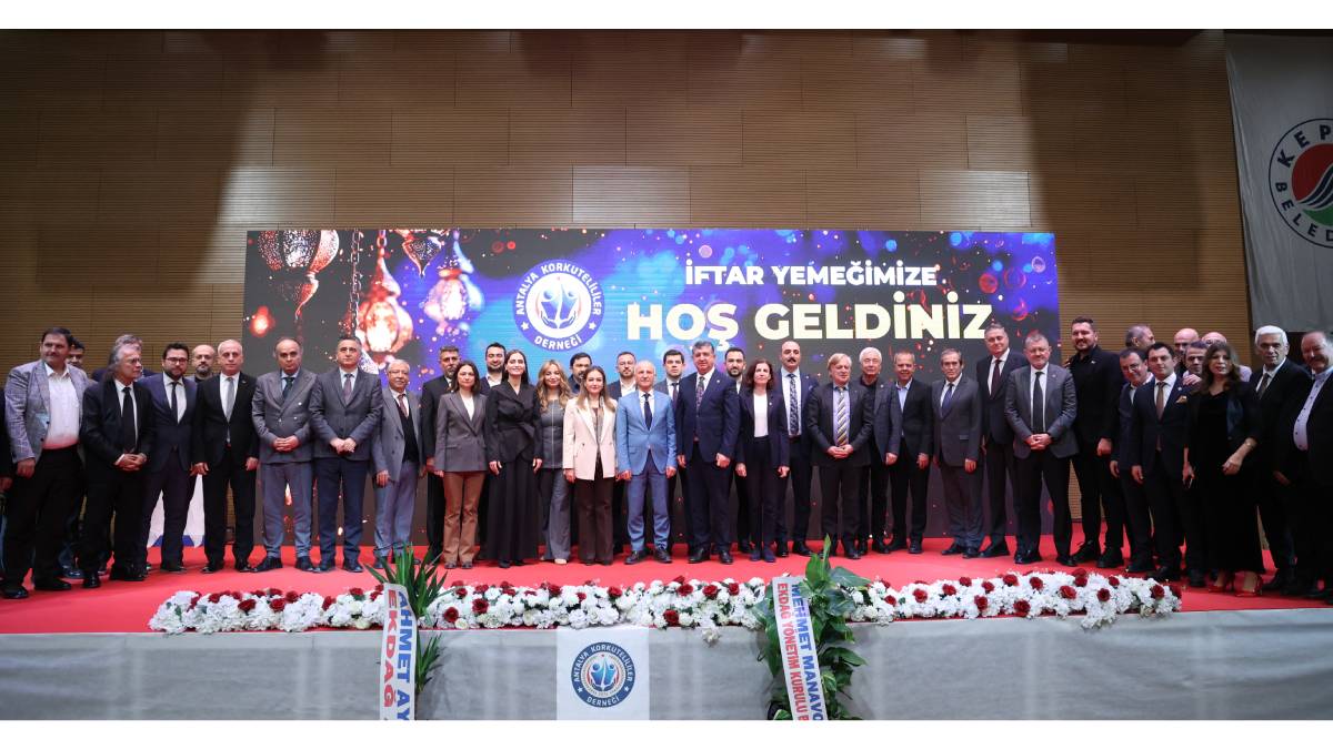 Başkan Vekili Özdemir Korkutelililerle iftarda bir araya geldi