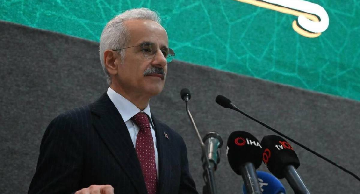 Bakan Uraloğlu: 15 yaşından küçükler sosyal medya hesabı açamayacak