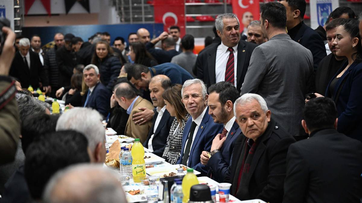 Mansur Yavaş Mamaklılarla iftar sofrasında buluştu