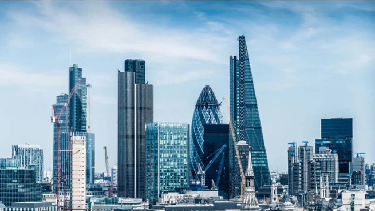 Finansal markete dolandırıcılık suçlaması: İddialardan sonra iflasını istedi