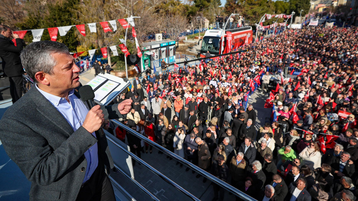 Özel'den ABD ve İsrail'e sert tepki: İran'a müdahale etmek eli kanlı Netanyahu'ya düşmez