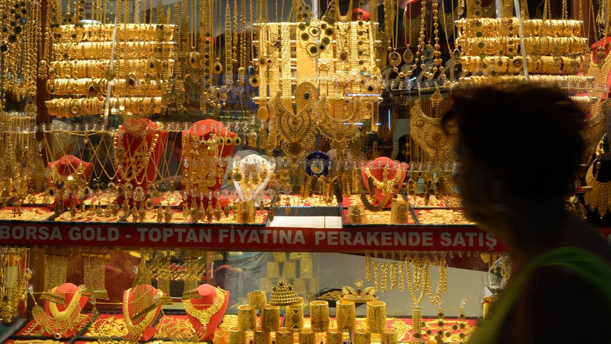 İran gerilimi piyasaları sarstı: Altın Kapalıçarşı’da rekor kırdı
