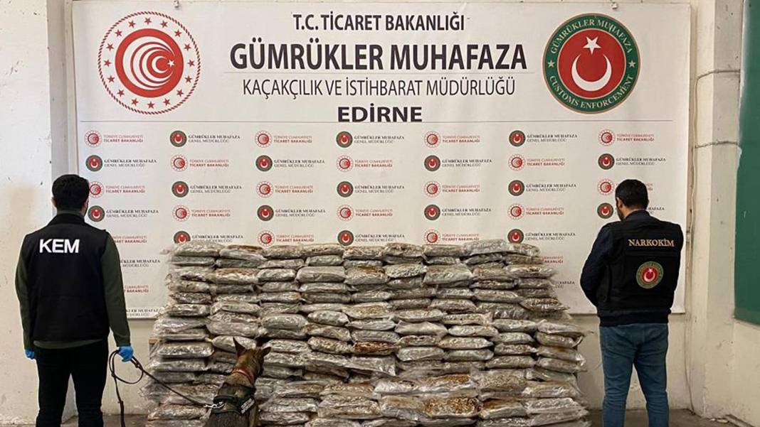 Gümrükte yarım tona yakın uyuşturucu bulundu