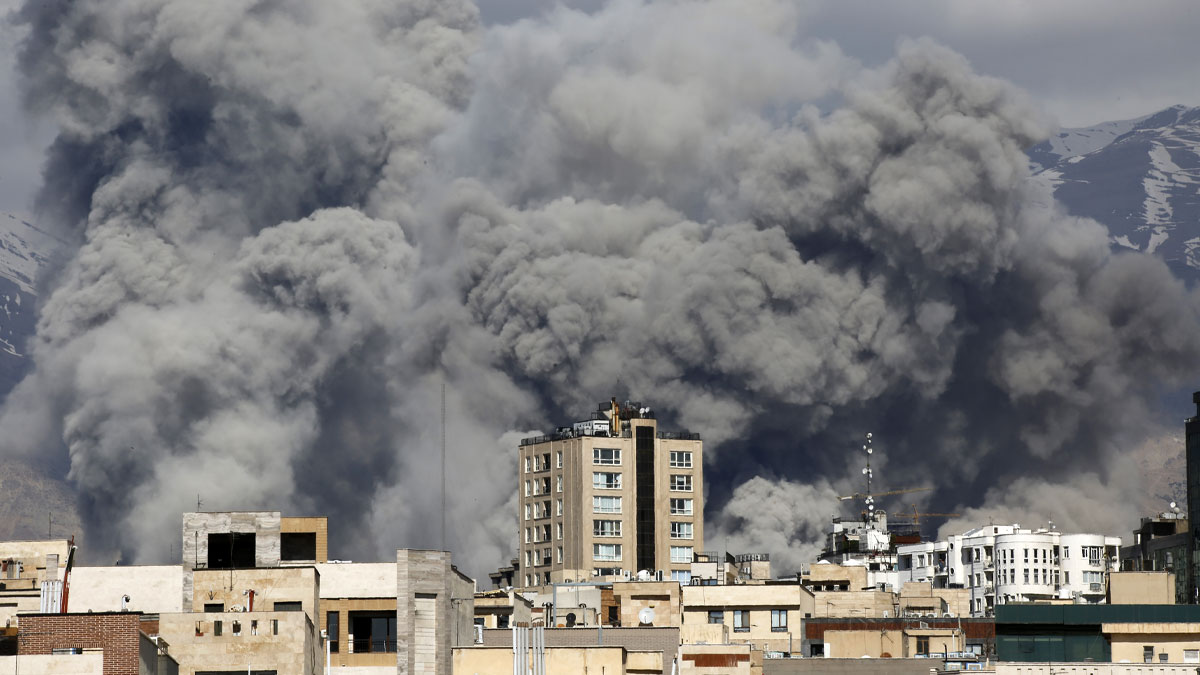 İran devlet televizyonu vuruldu