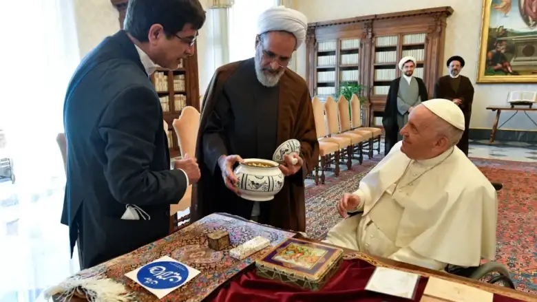 İran'ın yeni lideri kim oldu? Hamaney'in yerine geçici görevlendirilen Ali Rıza Arafi kimdir?