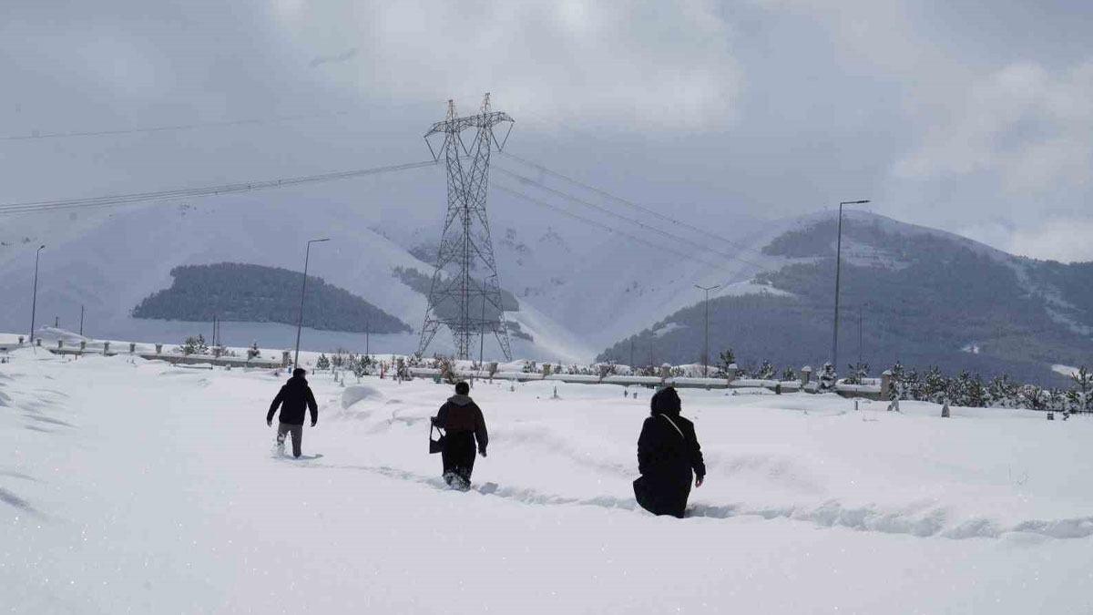 6 kentte kar esareti: 89 yol ulaşıma kapandı