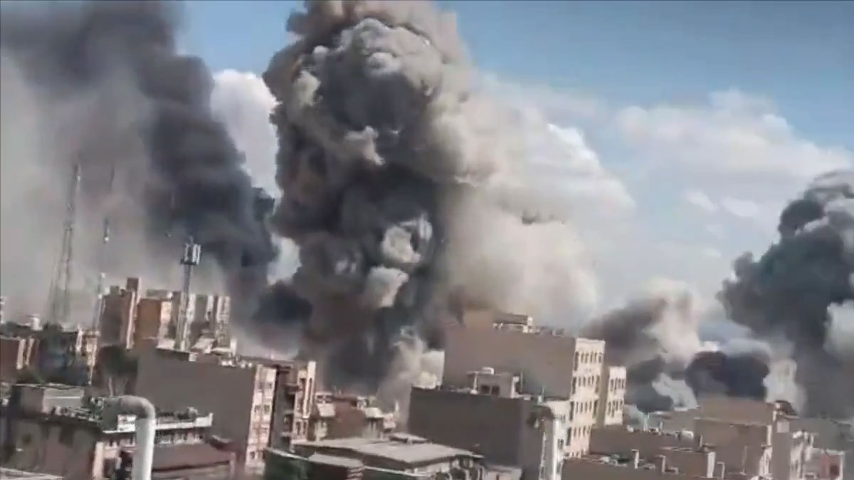 Tahran'da kıyamet günü! ABD-İsrail bombardımanının en net ve dehşet verici görüntüleri ortaya çıktı