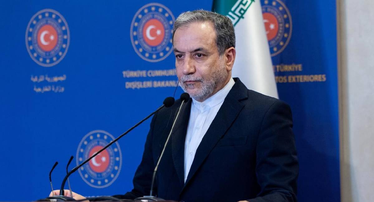 Arakçi: ABD'nin bölgedeki üsleri meşru hedefimiz