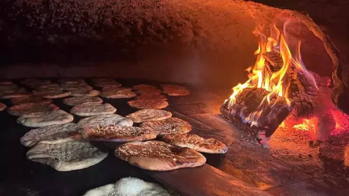 350 derecede pişen taş fırın lezzeti: Ramazan’da talep arttı