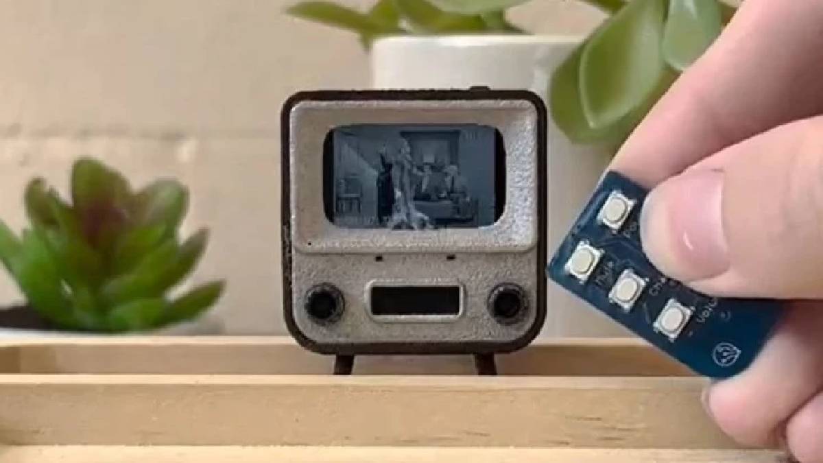 Sadece madeni para kadar yer kaplıyor: Dünyanın en küçük TV’si 59 dolar