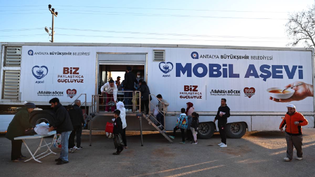 Mobil Aşevi Ramazan bereketini mahallelere taşıyor